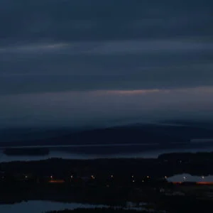 Kemijärven kaupunki yöllä